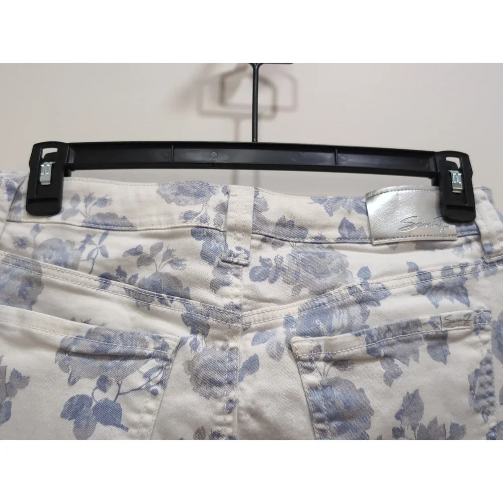 Seven 7 Weekend Denim Skirt Size 8 White Blue Floral Toile Print‎ Frayed Hem